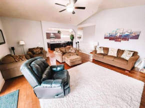 Large Pet Friendly Home near the Broadmoor